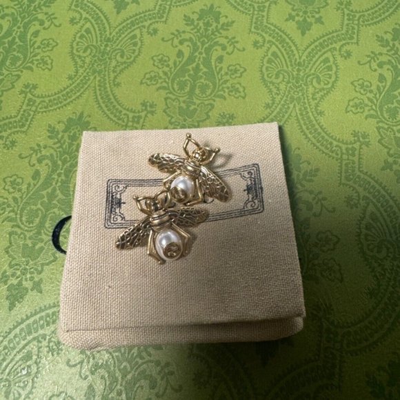Gucci Gold Brass Bumble Bee Stud Earrings Gucci Logo - Picture 5 of 5